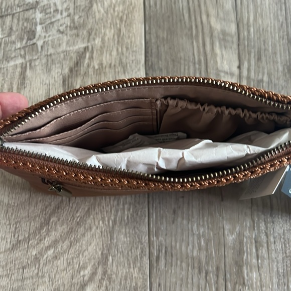 NWT The Sak Vita Leather Wristlet. - Picture 6 of 11